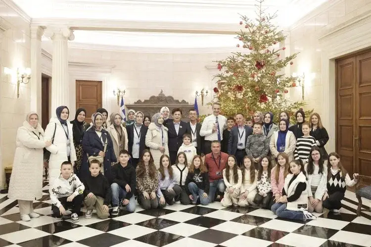 mitsotakis-mathites-1_4 - Copy.jpg