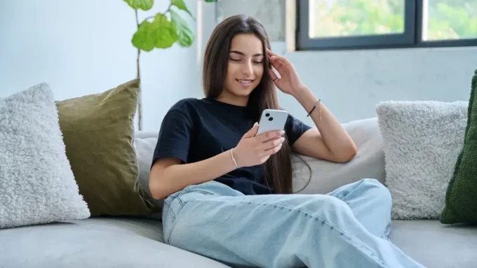 teen_phone_shutterstock_2696474823