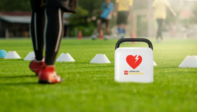 EC_Community-Public-Safety_AEDs-in-Athletics_Hero_1200x680-990x561